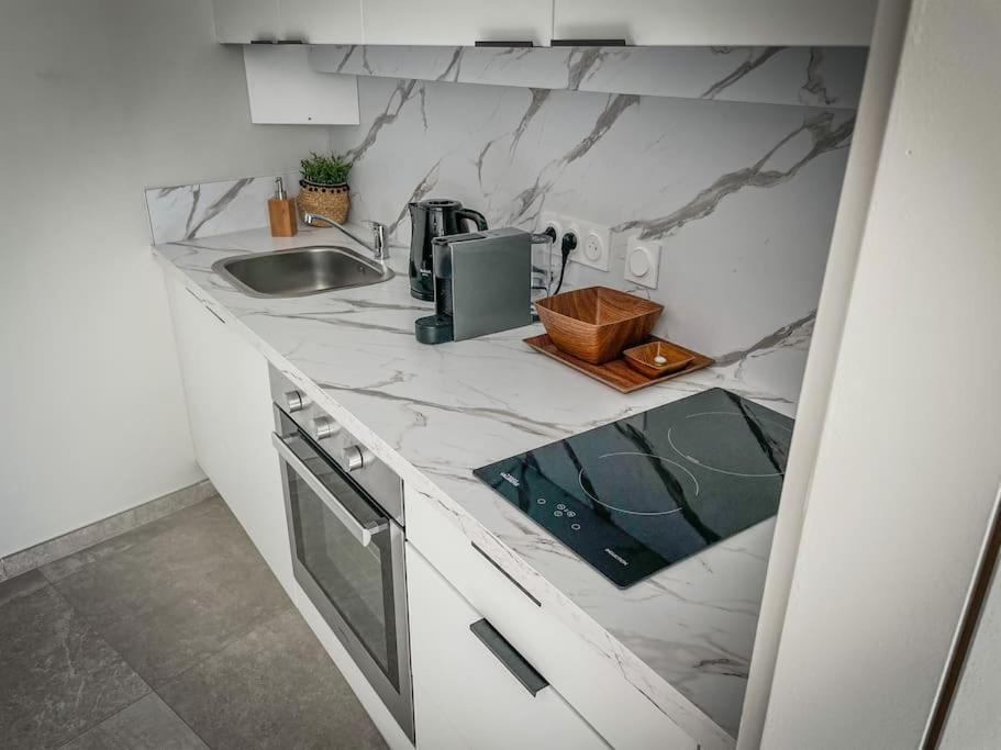 Suite Luxueuse Jacuzzi Suite Amantis By Noma Saint-Chamond Exteriör bild
